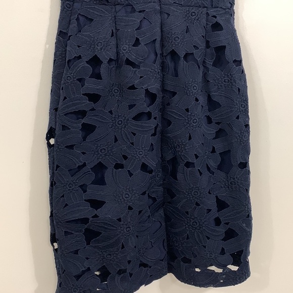 Banana Republic Navy Blue Floral Lace size 2 petite - Picture 5 of 10